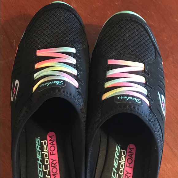 skechers no limits slip on mule